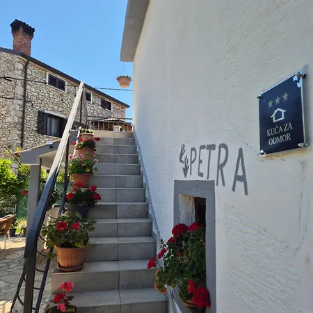 Kuca Za Odmor Petra Apartment *
